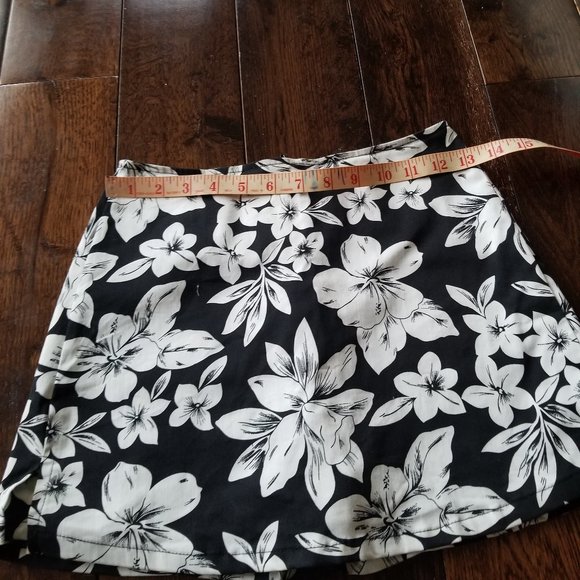 SmartSet Skort Black with White Flowers - Picture 6 of 8